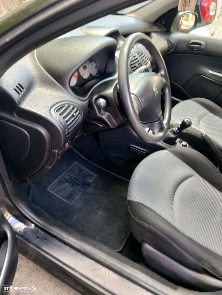 Peugeot 206 - 10