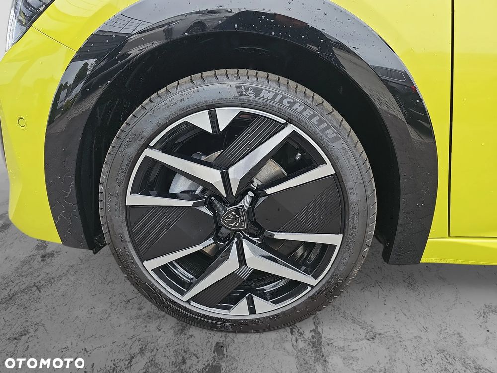 Peugeot 208 1.2 mHEV GT - 9