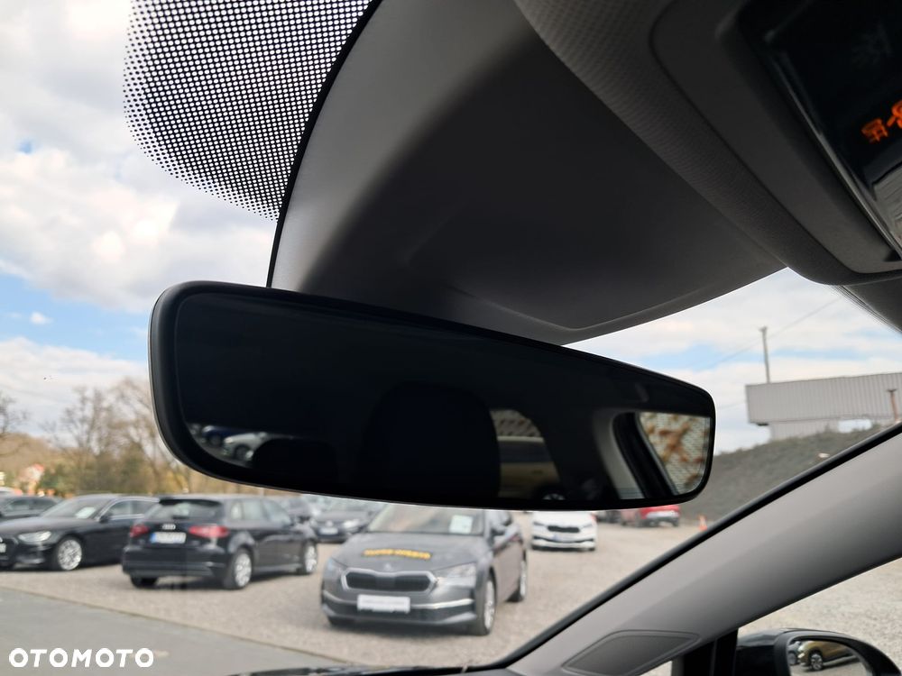 Volkswagen Golf 2.0 TDI Life Plus - 28