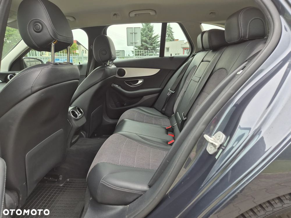 Mercedes-Benz Klasa C 200 7G-TRONIC Avantgarde - 21
