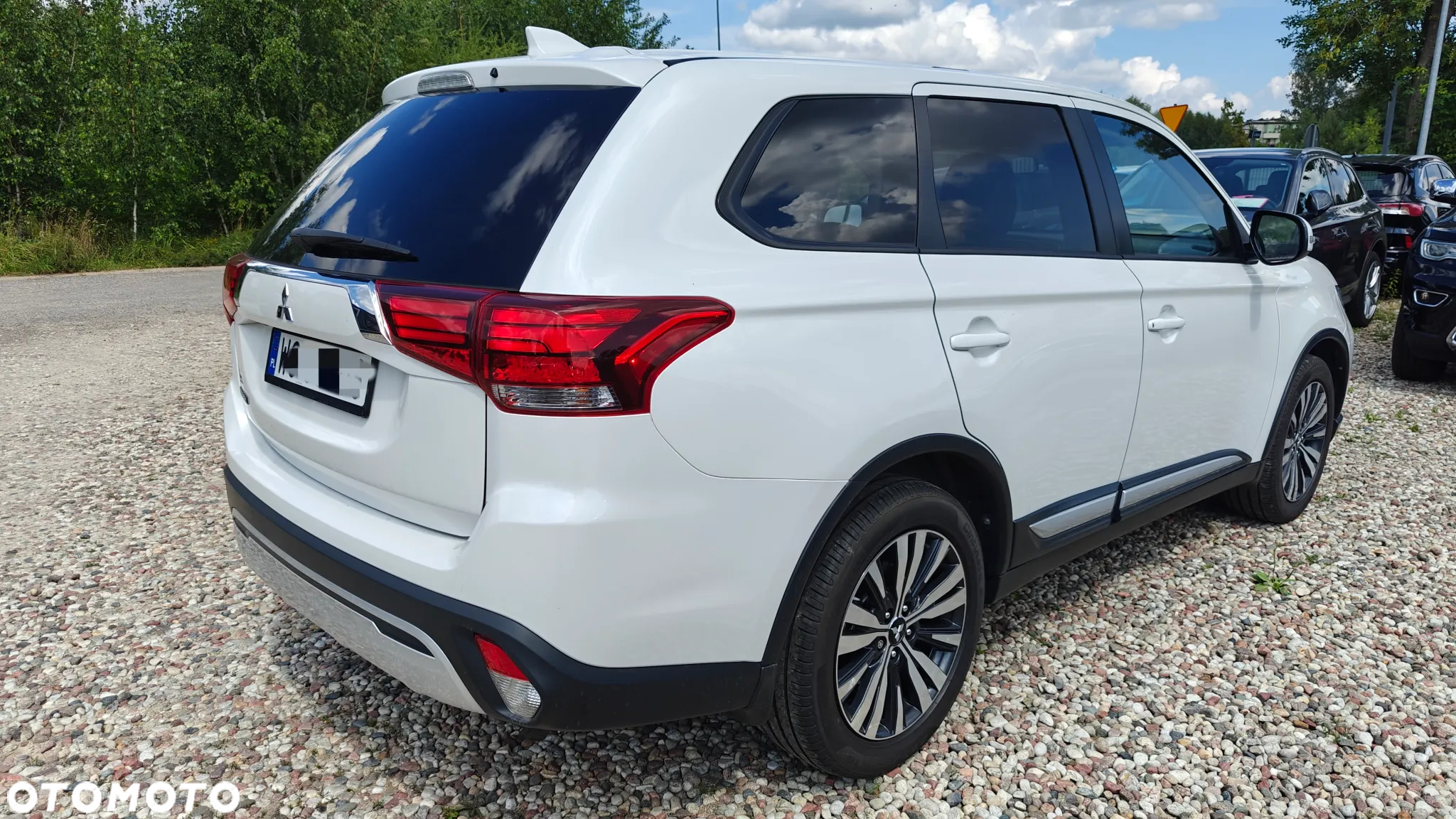 Mitsubishi Outlander 2.4 4WD CVT Instyle - 7