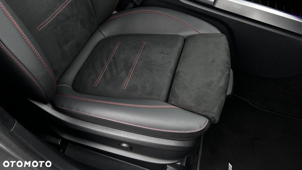 Mercedes-Benz GLB 200 AMG Line 7G-DCT - 25