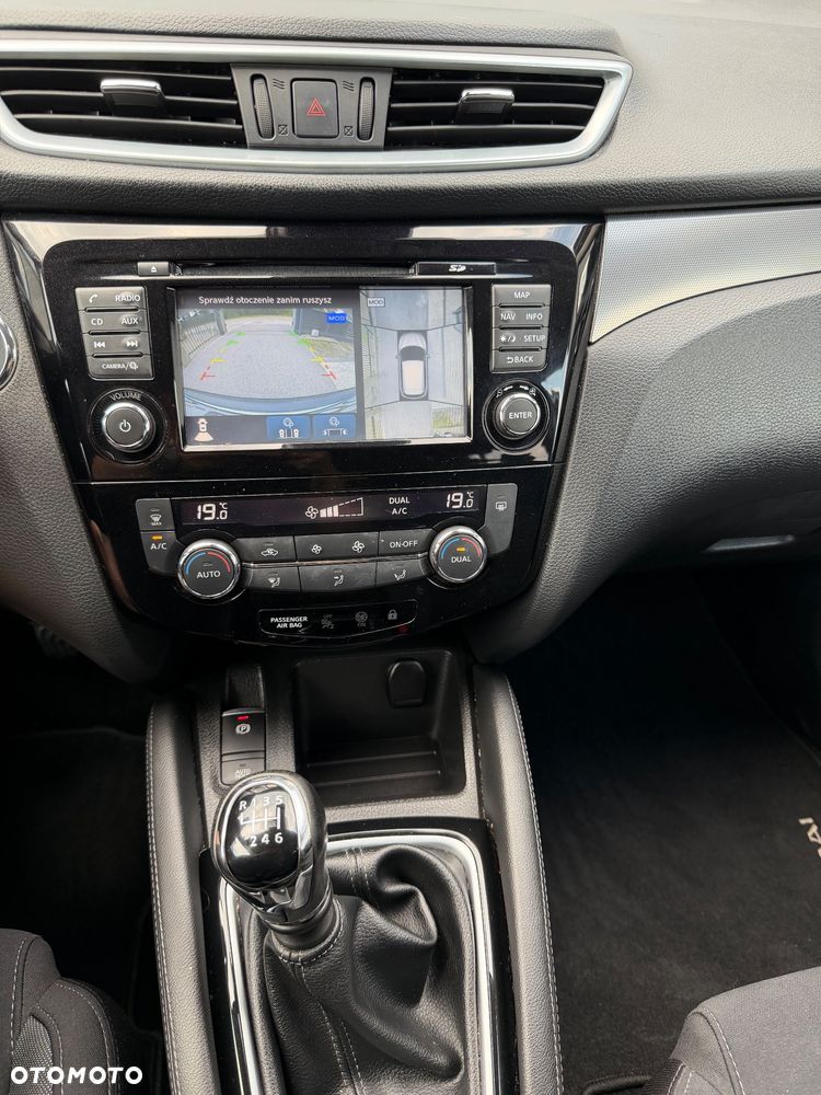 Nissan Qashqai 1.5 dCi N-Connecta - 17