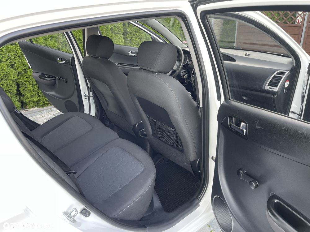 Hyundai i20 - 17