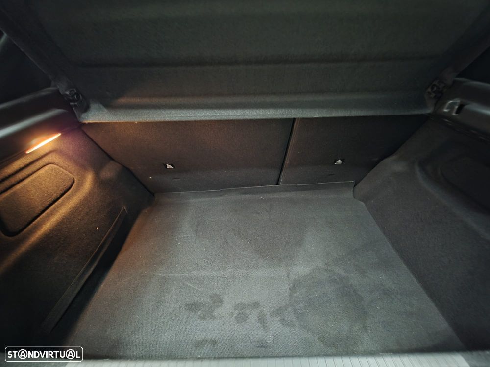 Peugeot e-208 50 kWh GT Line - 11