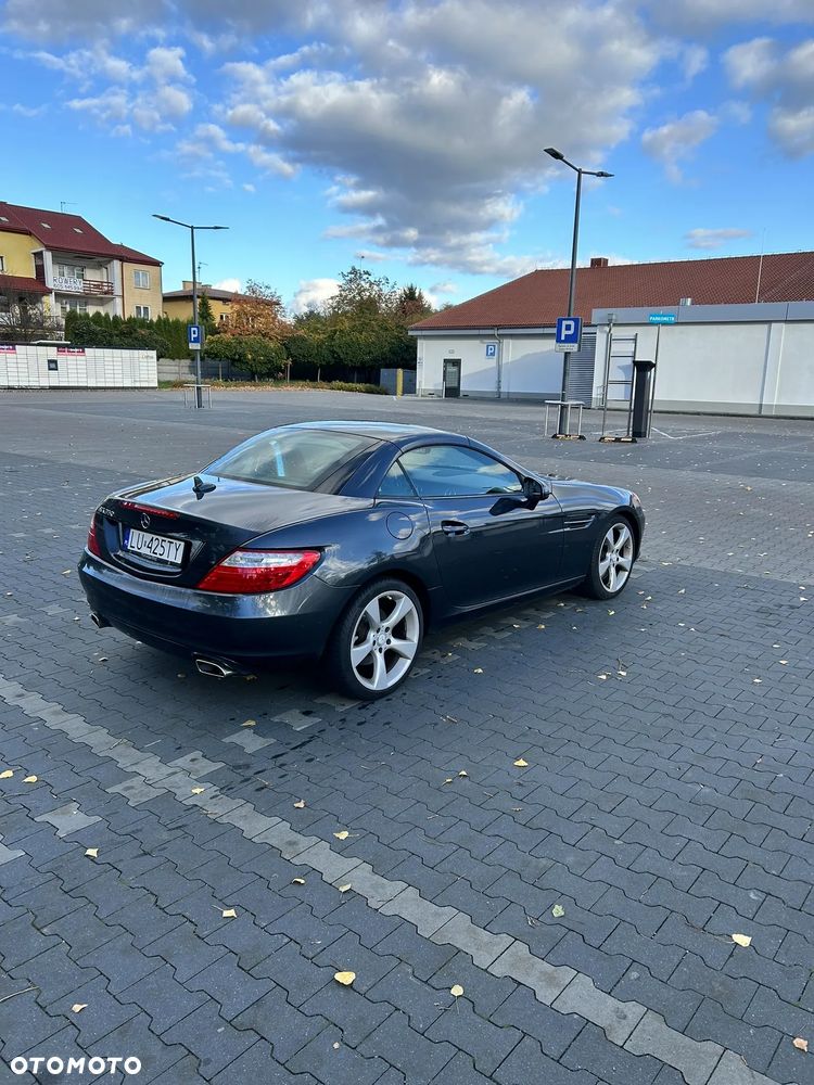 Mercedes-Benz SLK 350 (BlueEFFICIENCY) 7G-TRONIC - 3