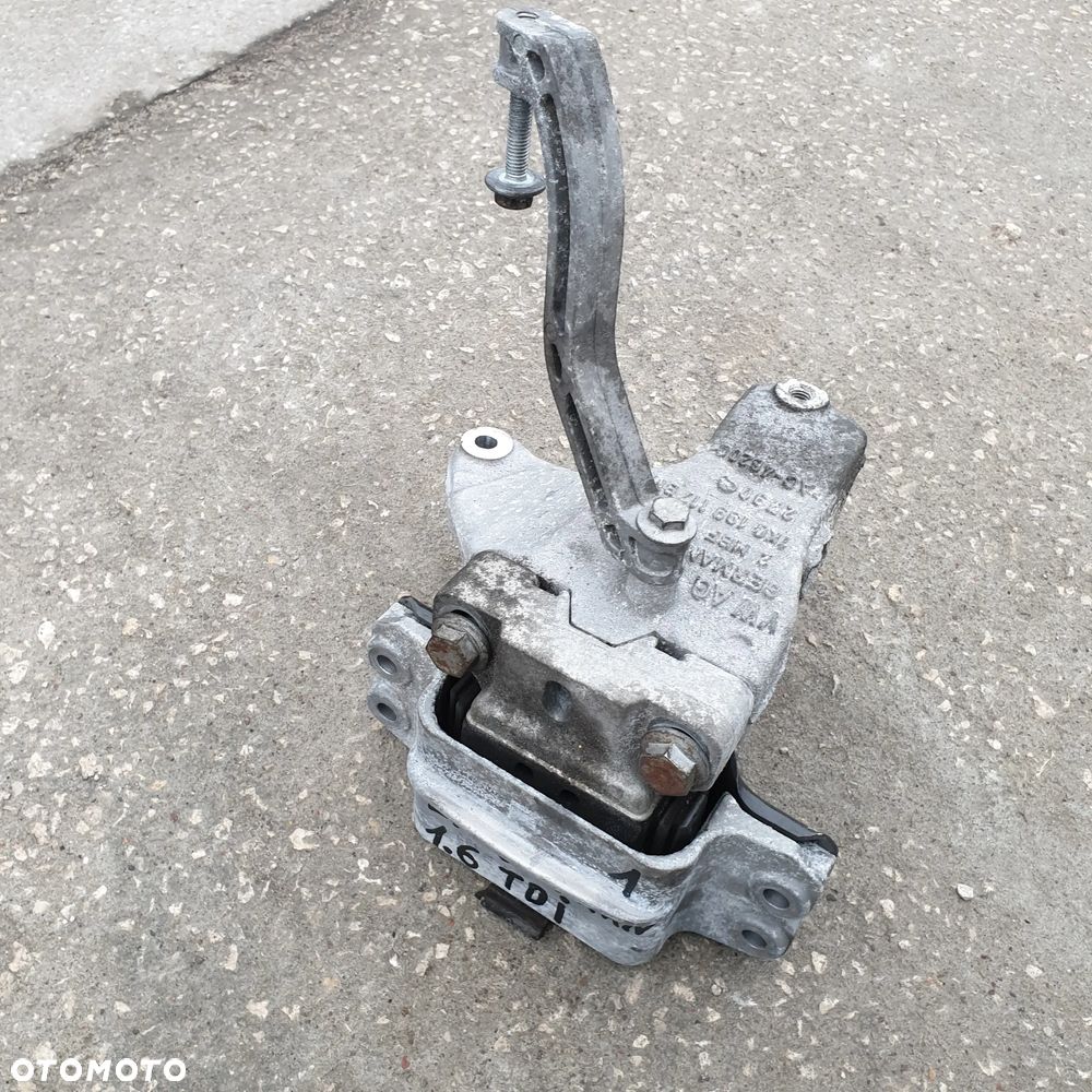 VW PASSAT CC 2.0 TDI LAPA PODUSZKA SILNIKA  3C0199555 1K0199117 14R - 2