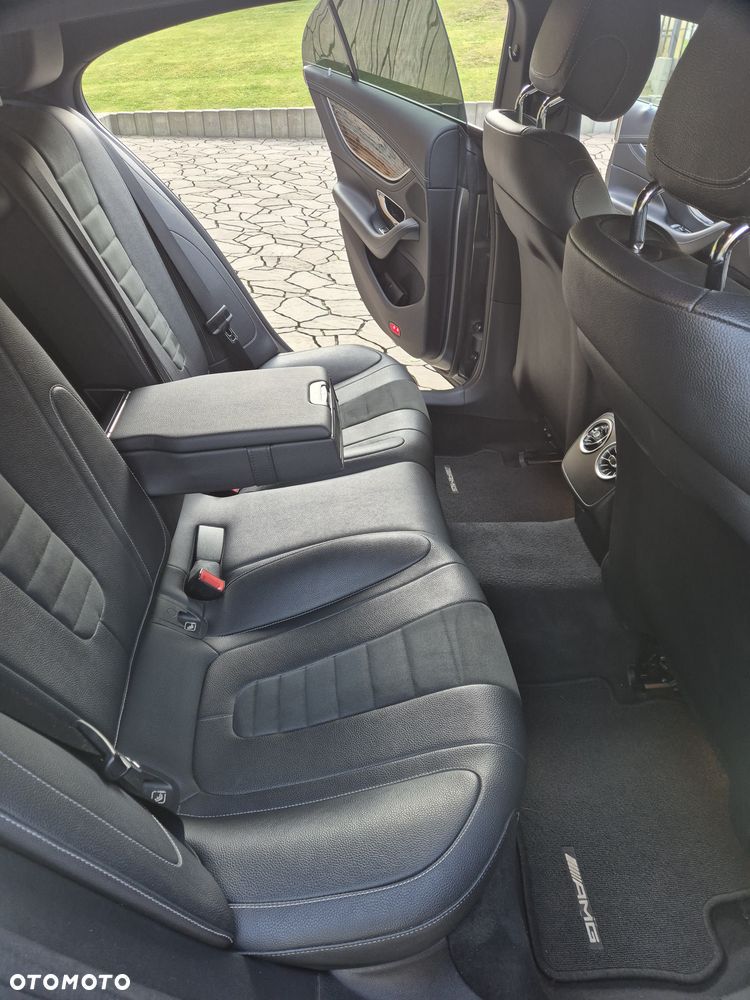 Mercedes-Benz CLS - 4