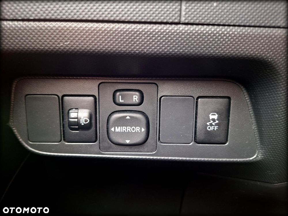 Toyota Auris 1.6 VVT-i Terra - 13