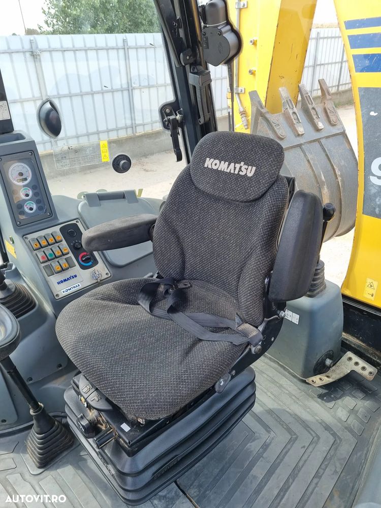 Komatsu WB 93R 5 - 11