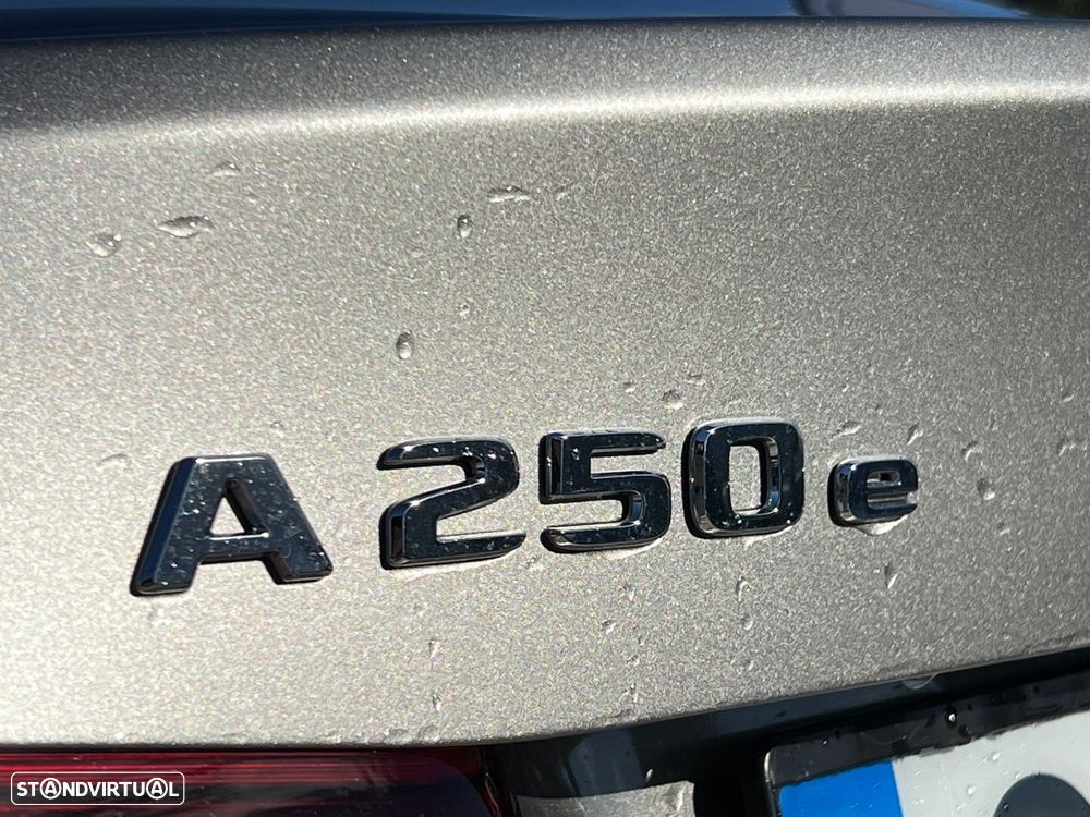Mercedes-Benz A 250 Limousine e 8G-DCT AMG Line - 9