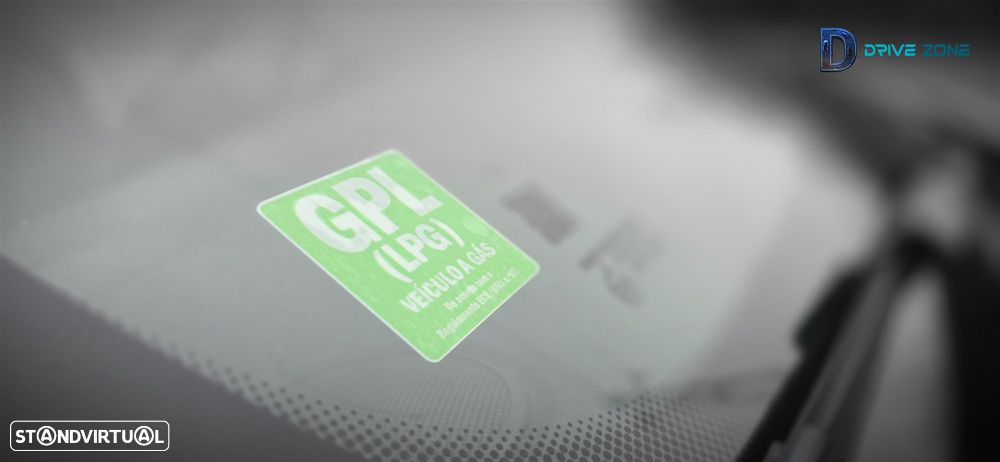 Renault Clio 0.9 TCe Limited Bi-Fuel - 16