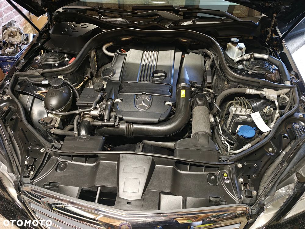 Mercedes-Benz Klasa E 200 CGI BlueEff - 9