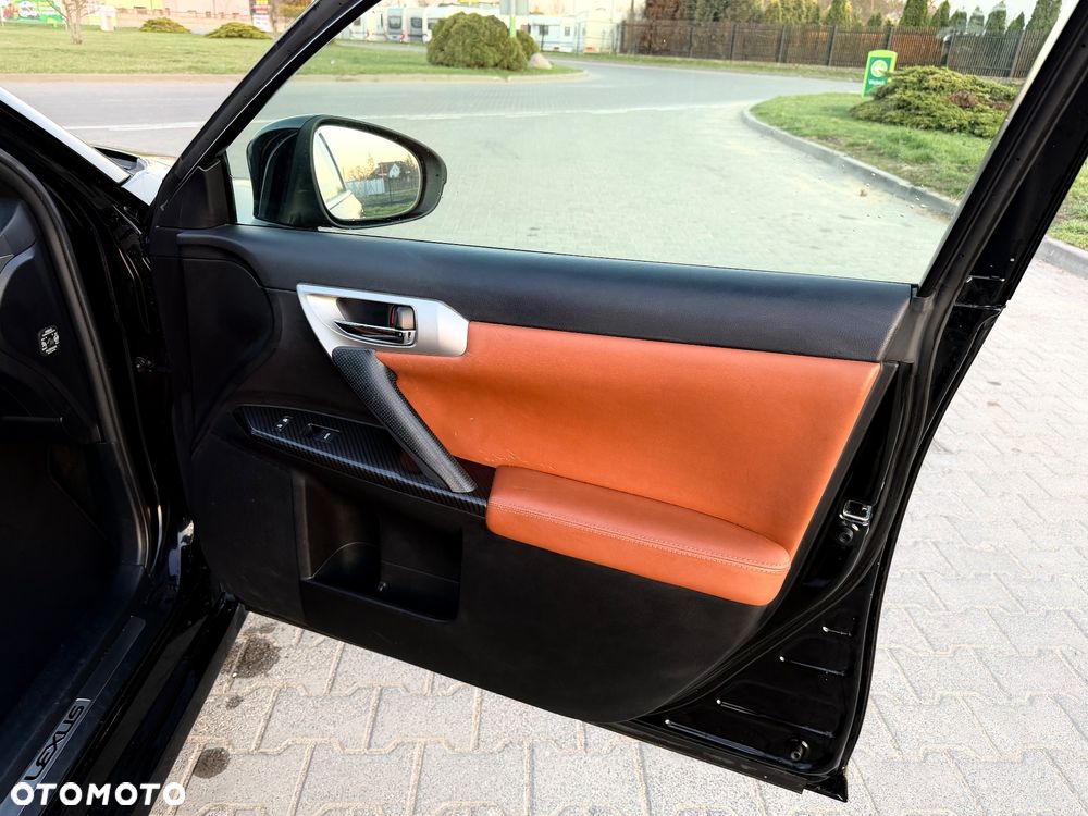 Lexus CT 200h F Sport - 17