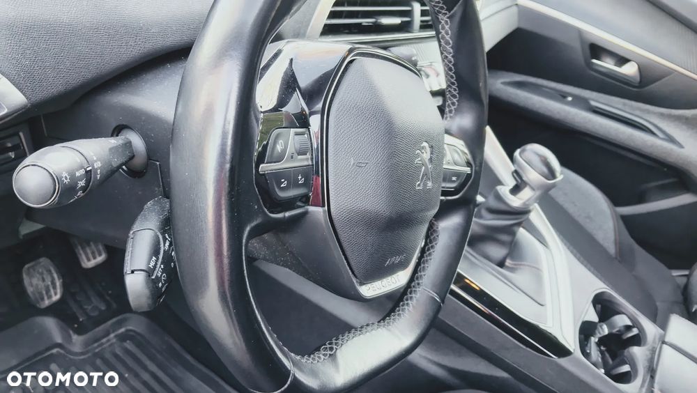 Peugeot 3008 1.2 PureTech GPF Active S&S - 11