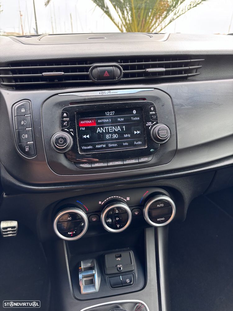 Alfa Romeo Giulietta 1.6 JTDM Exclusive - 11