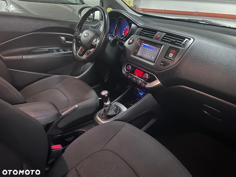 Kia Rio 1.2 Dream Team Edition - 8