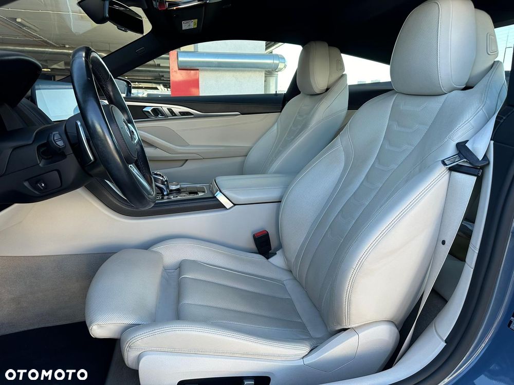 BMW Seria 8 - 22
