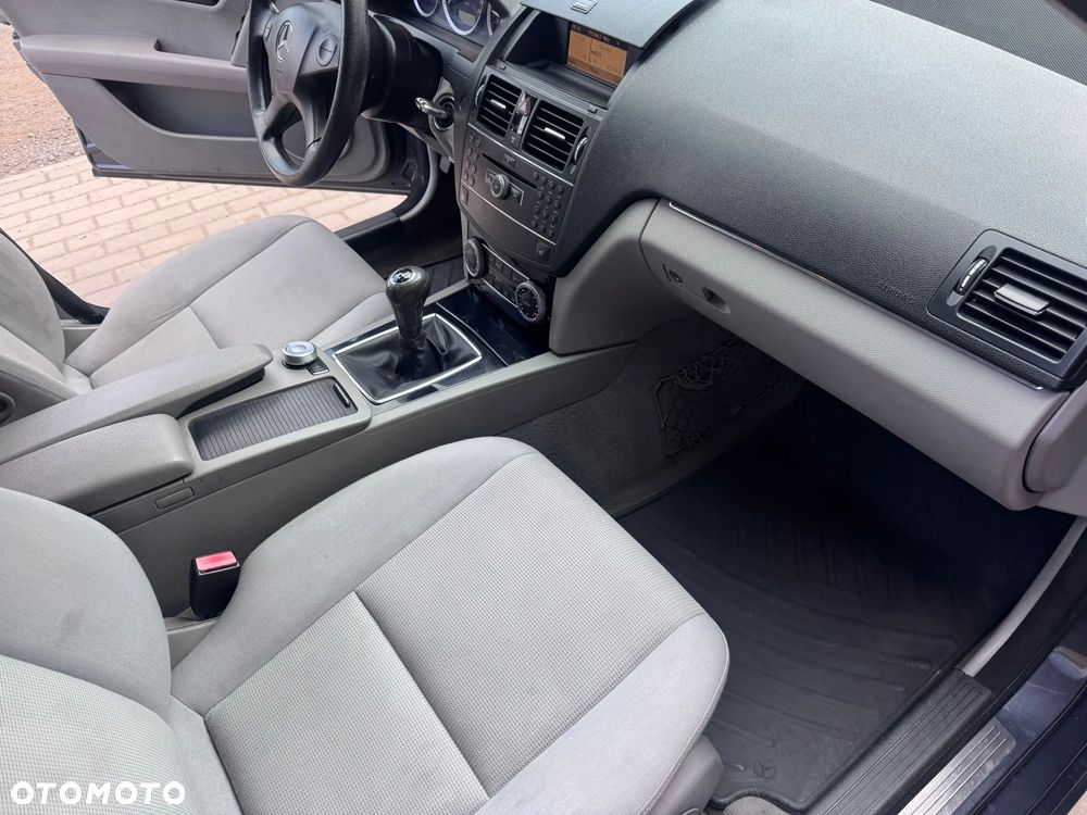 Mercedes-Benz Klasa C 180 Kompressor - 19