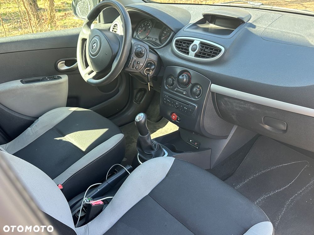 Renault Clio 1.2 16V 75 Dynamique - 5
