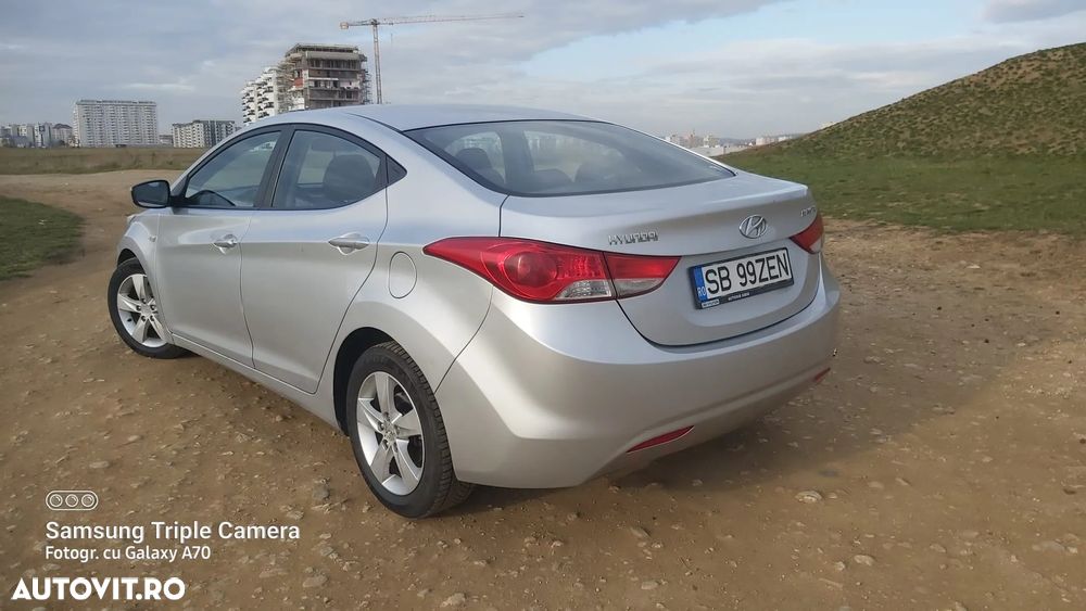 Hyundai Elantra 1.6 MPi Highway Heat+ - 12