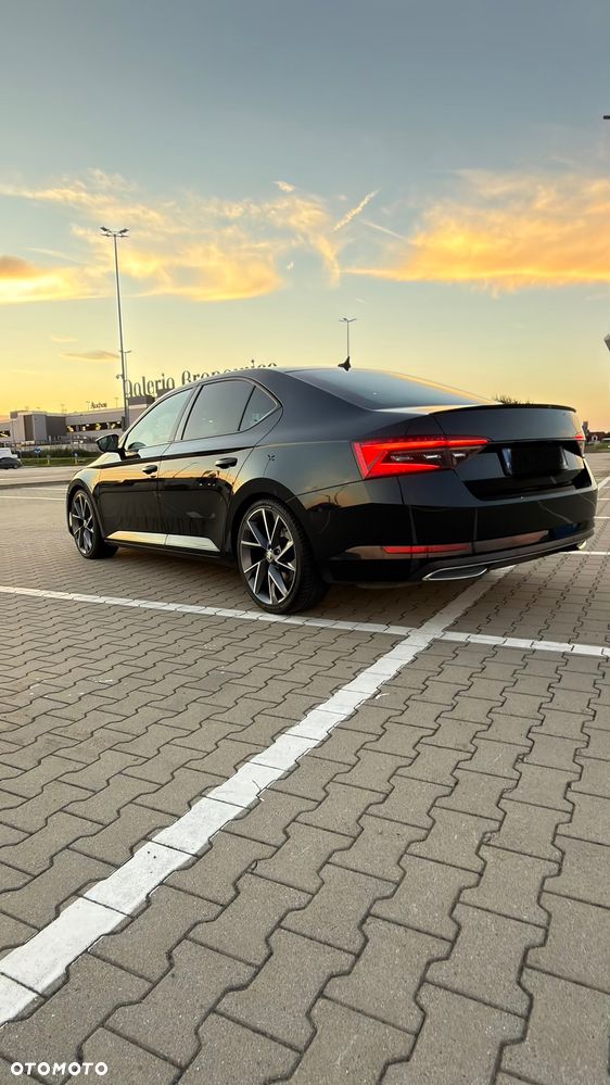 Skoda Superb 2.0 TDI Sportline DSG - 4
