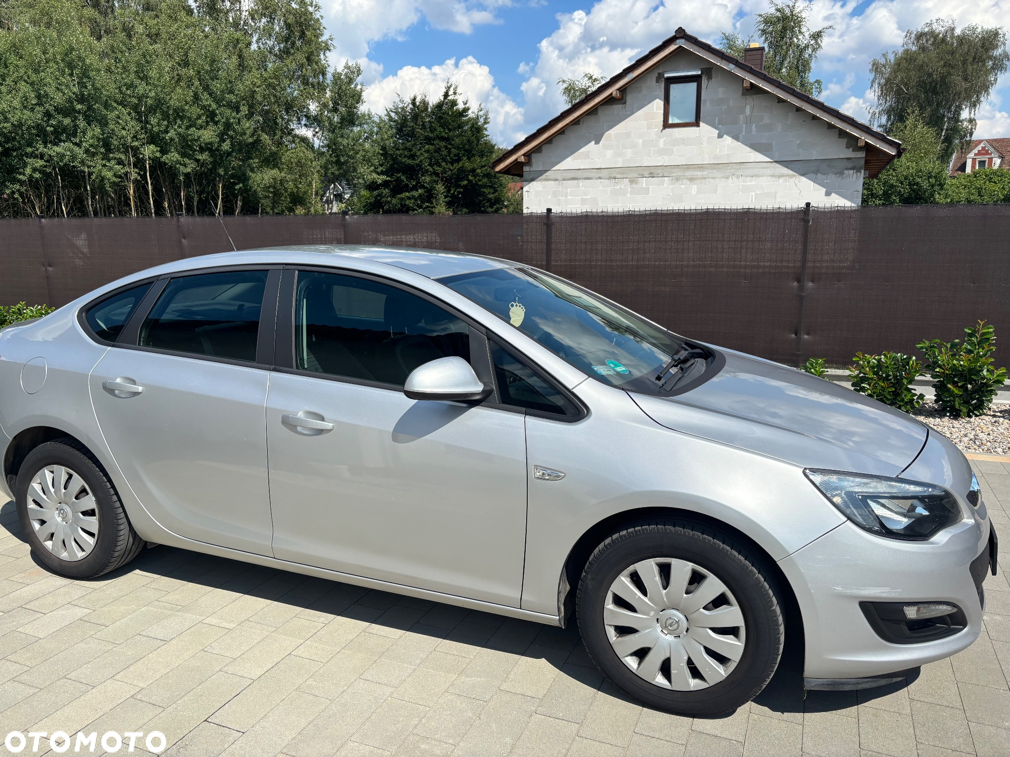 Opel Astra IV 1.4 T Essentia EU6 - 7