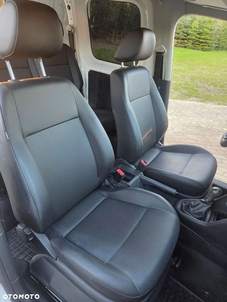 Volkswagen Caddy Maxi - 11