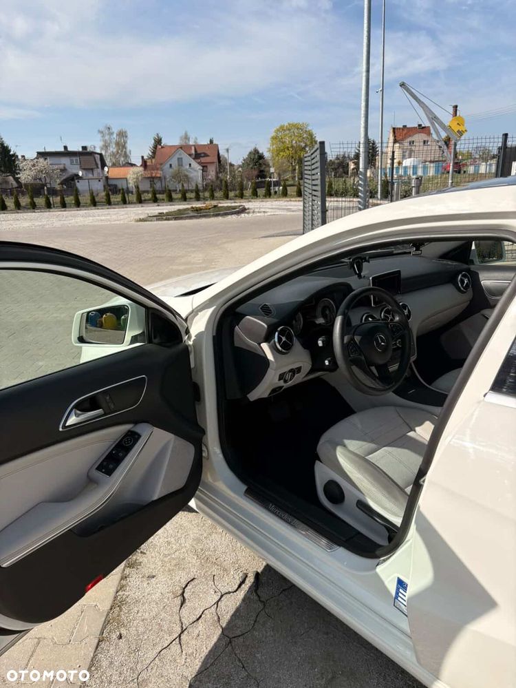 Mercedes-Benz Klasa A 180 CDI (BlueEFFICIENCY) 7G-DCT - 9
