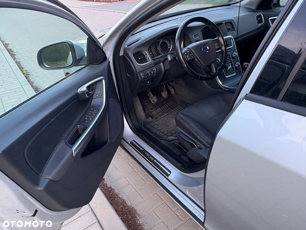 Volvo V60 T3 Kinetic - 10
