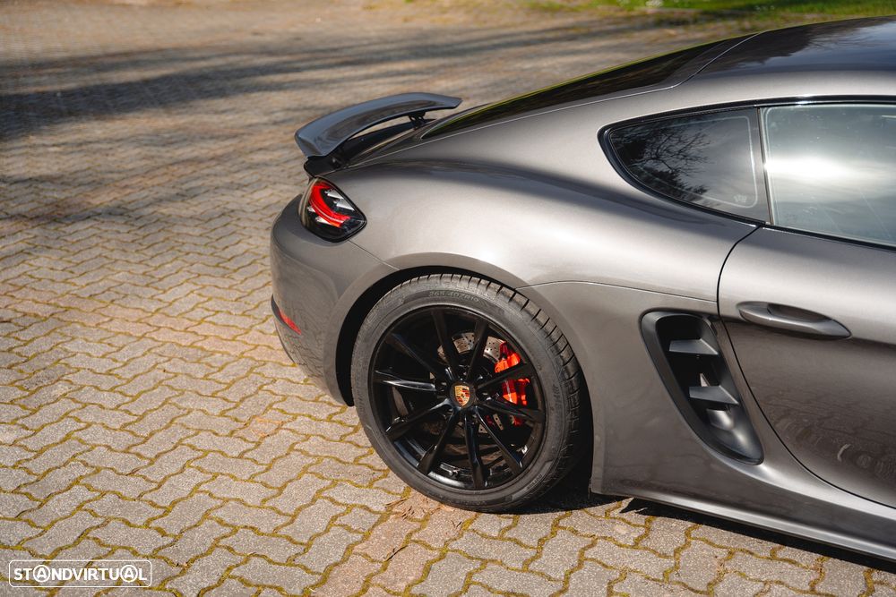 Porsche 718 Cayman - 6