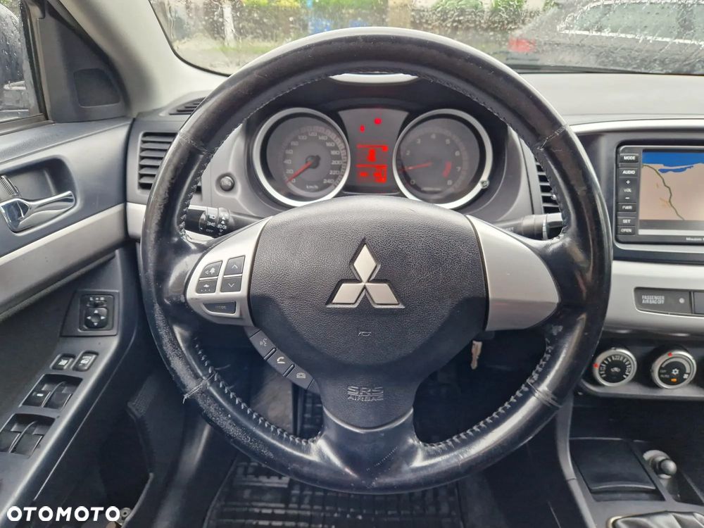 Mitsubishi Lancer 1.5 Invite - 14