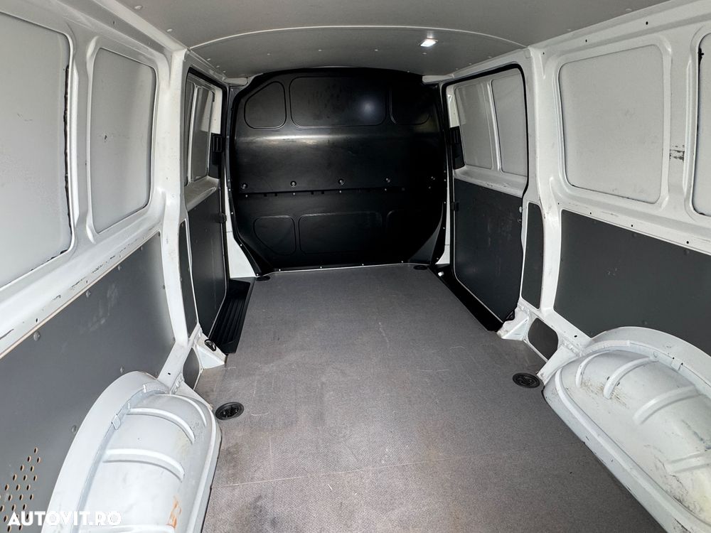 Volkswagen Transporter - 27