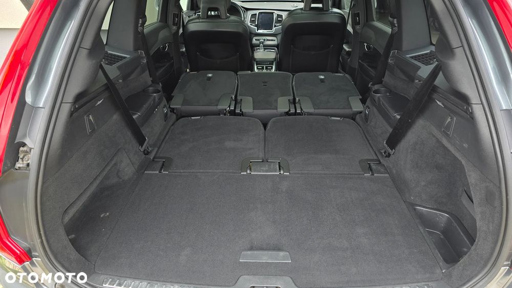 Volvo XC 90 D5 SCR AWD R-Design 7os - 13
