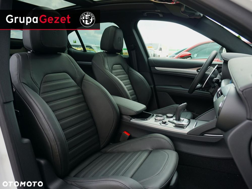 Alfa Romeo Stelvio - 12