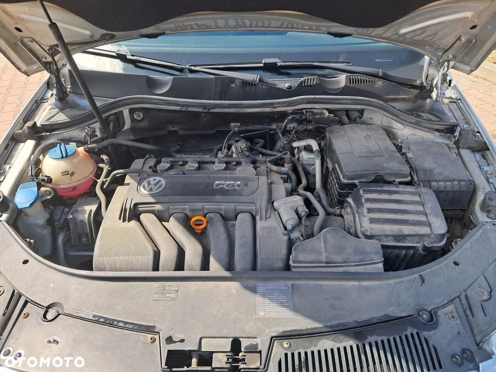 Volkswagen Passat 2.0 FSI Comfortline - 6