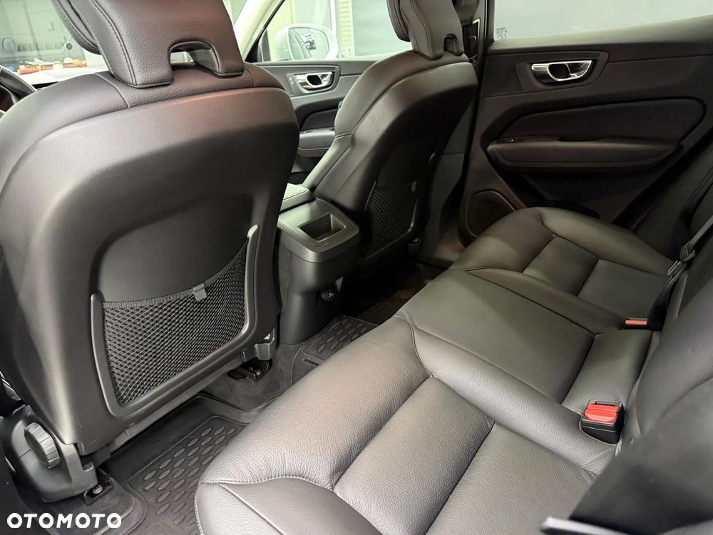 Volvo XC 60 D4 Momentum - 26