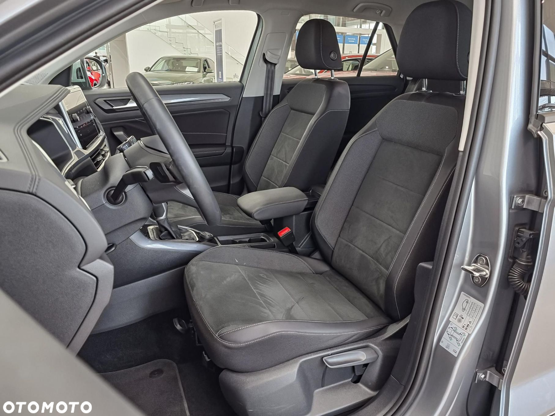 Volkswagen T-Roc - 11