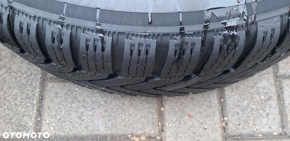 Felgi z oponami 225/55 R17 Mercedes W213 Kombi 2018r. 2.0d - 5