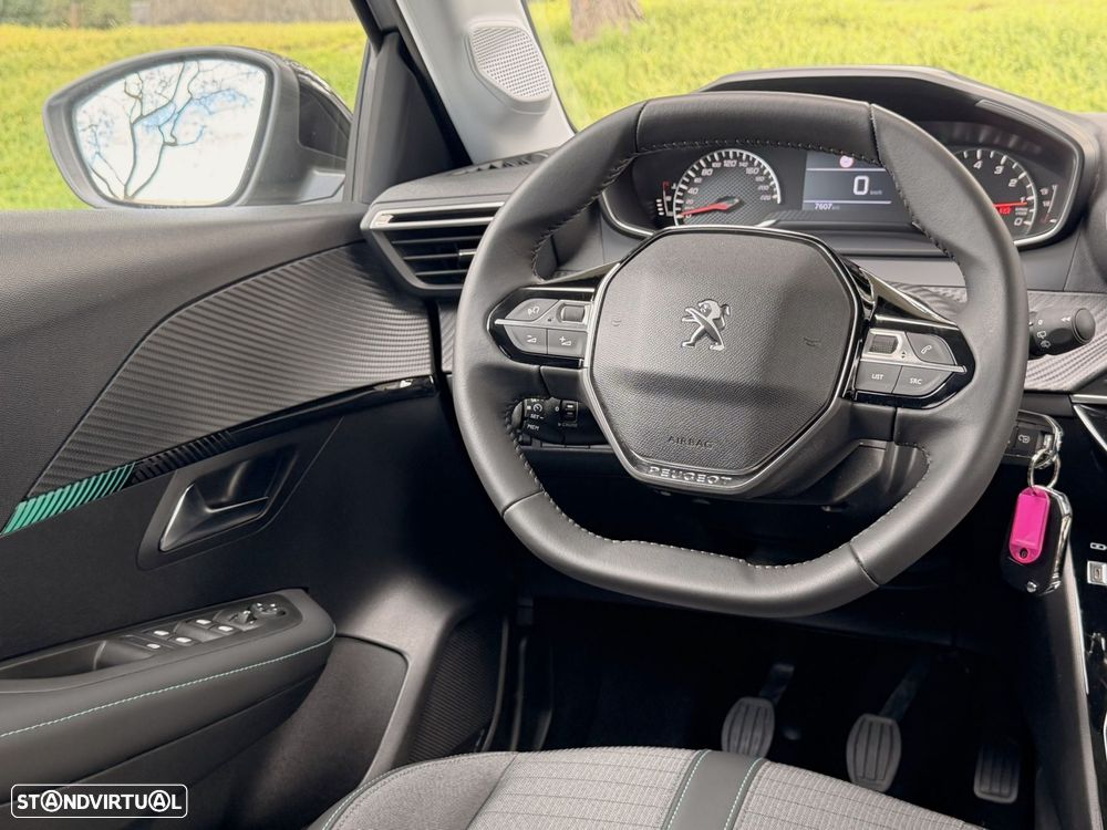 Peugeot 208 1.2 PureTech Allure - 19