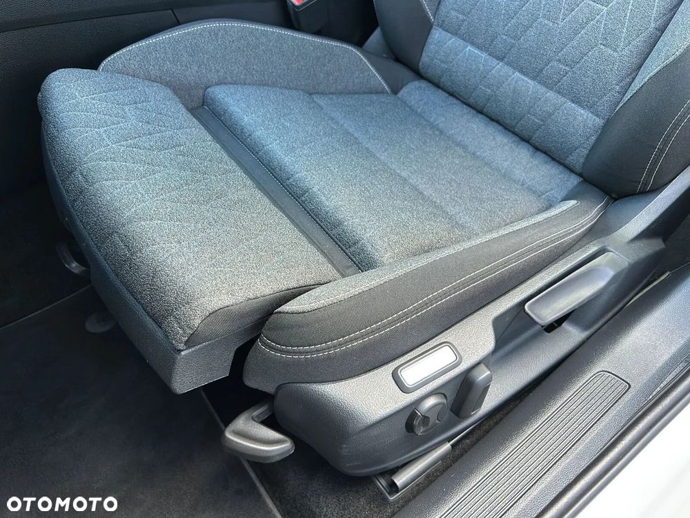 Volkswagen Passat Variant 1.5 TSI EVO Business DSG - 20