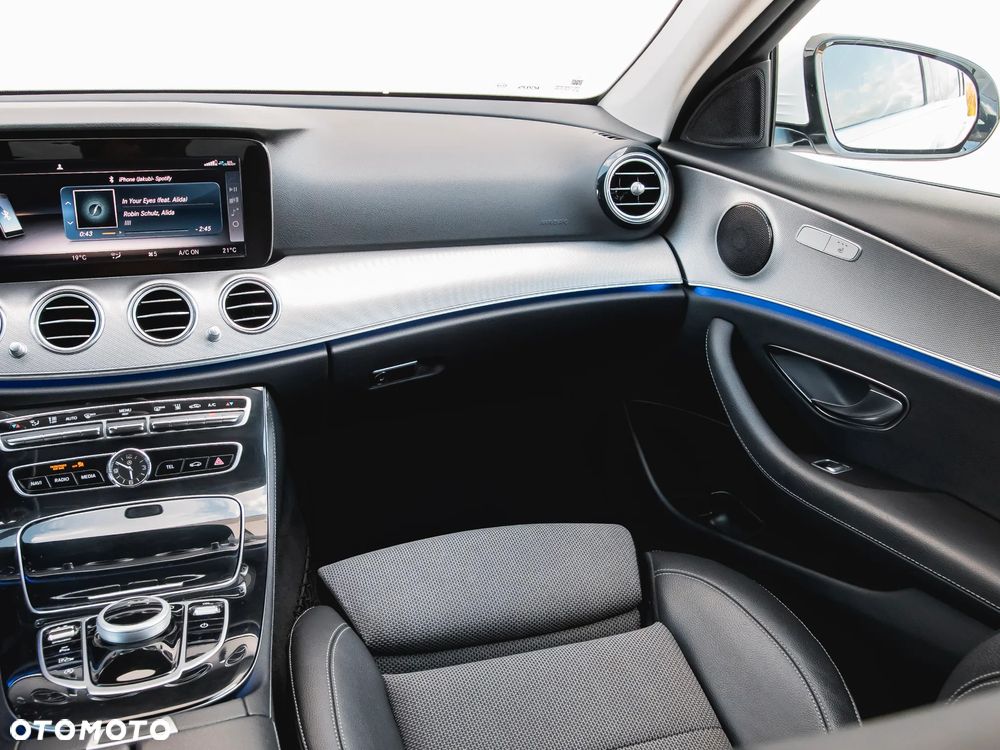Mercedes-Benz Klasa E 200 d 9G-TRONIC - 14