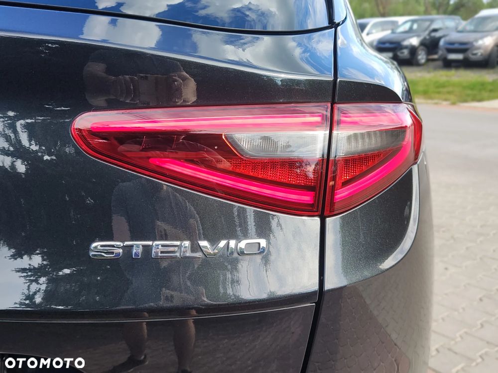 Alfa Romeo Stelvio 2.0 Turbo 16V AT8-Q4 Lusso Ti - 15