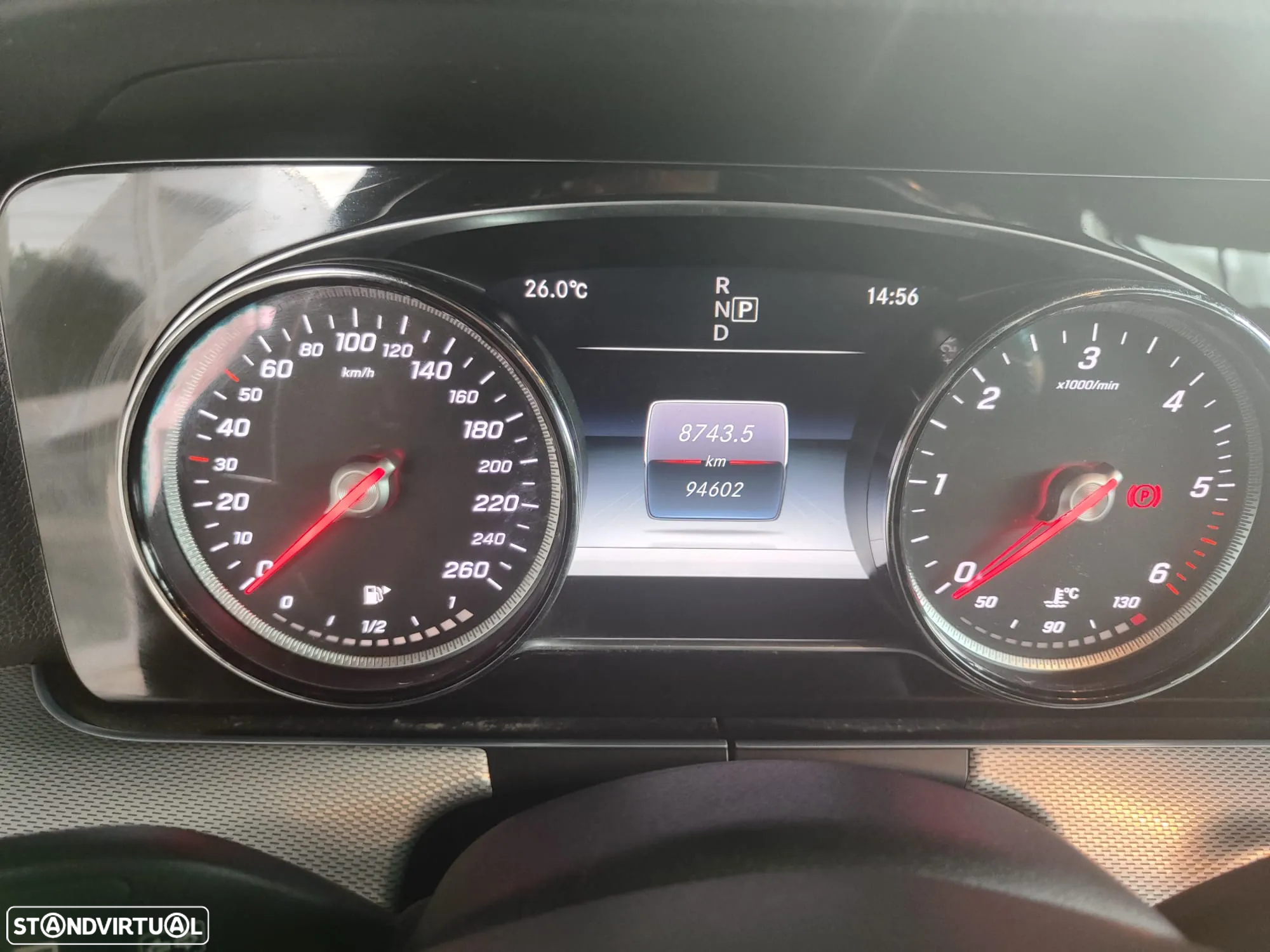 Mercedes-Benz E 220 d AMG Line - 32