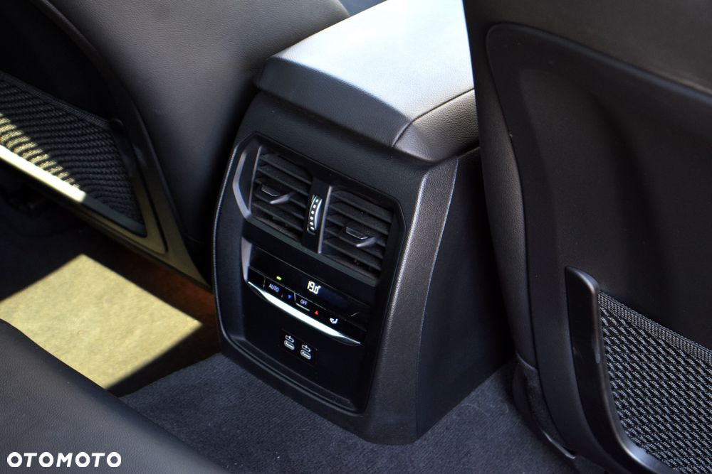 BMW Seria 3 320d xDrive M Sport sport - 28