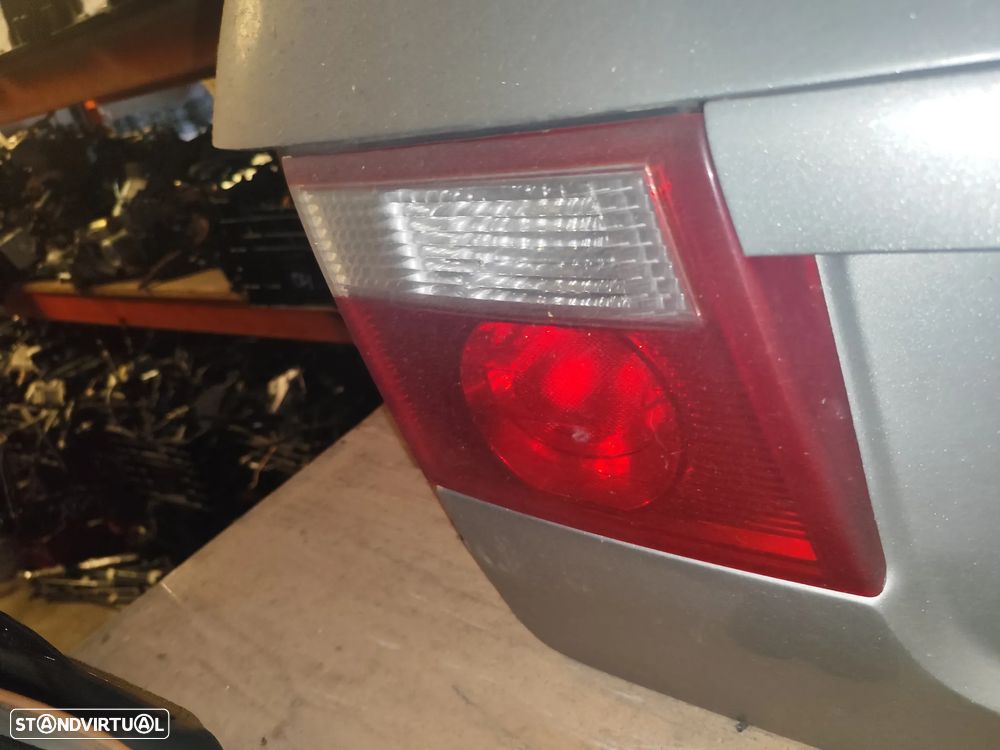 KIA CARENS 2002 - TAMPA DA MALA  M093 - 4