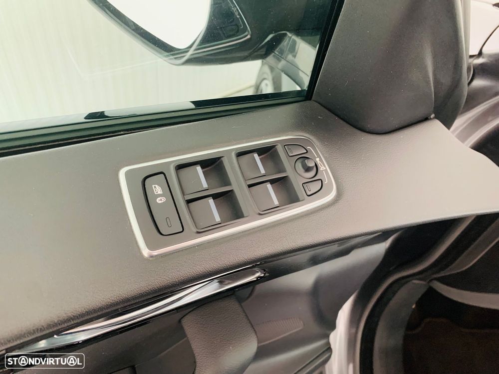 Jaguar F-Pace 2.0 i4D R-Sport AWD - 8