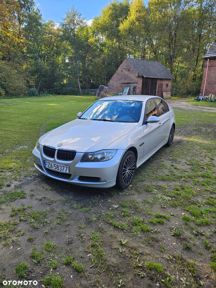 BMW Seria 3 318i - 1