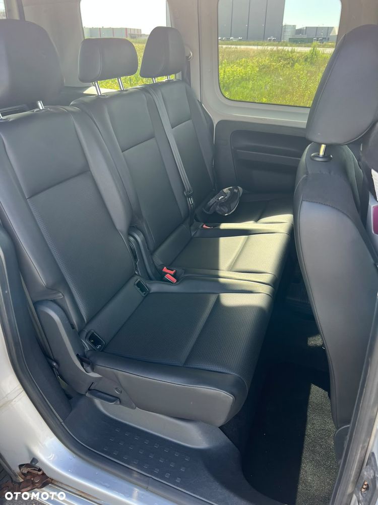 Volkswagen Caddy 2.0 TDI Comfortline DSG - 10