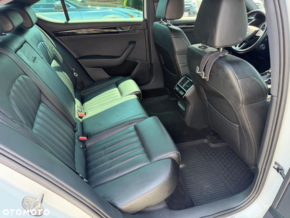 Skoda Superb 2.0 TDI DSG L&K - 32